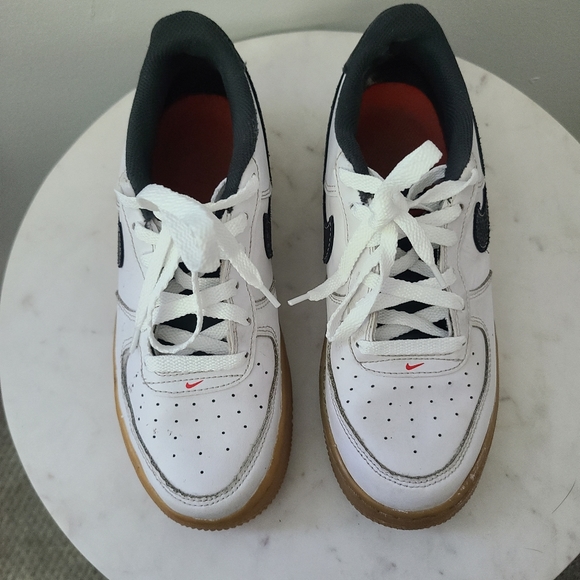 Vintage Smiley Nike Air Forces - Picture 6 of 8